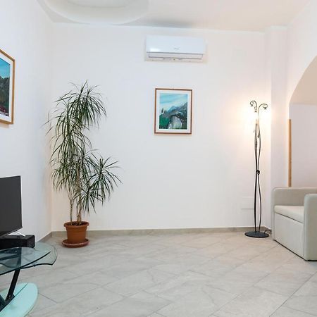 Casa Vacanza Rosy Di Guida Rosy Giungano Екстер'єр фото