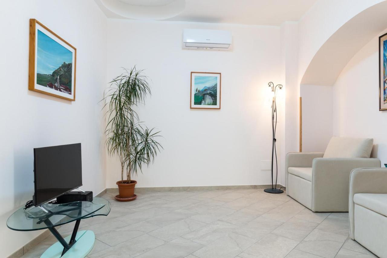 Casa Vacanza Rosy Di Guida Rosy Giungano Екстер'єр фото